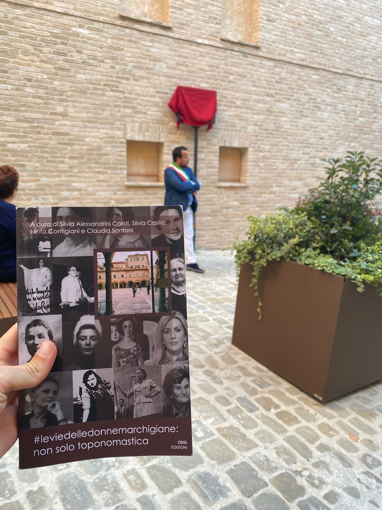 le vie delle donne marchigiane libro